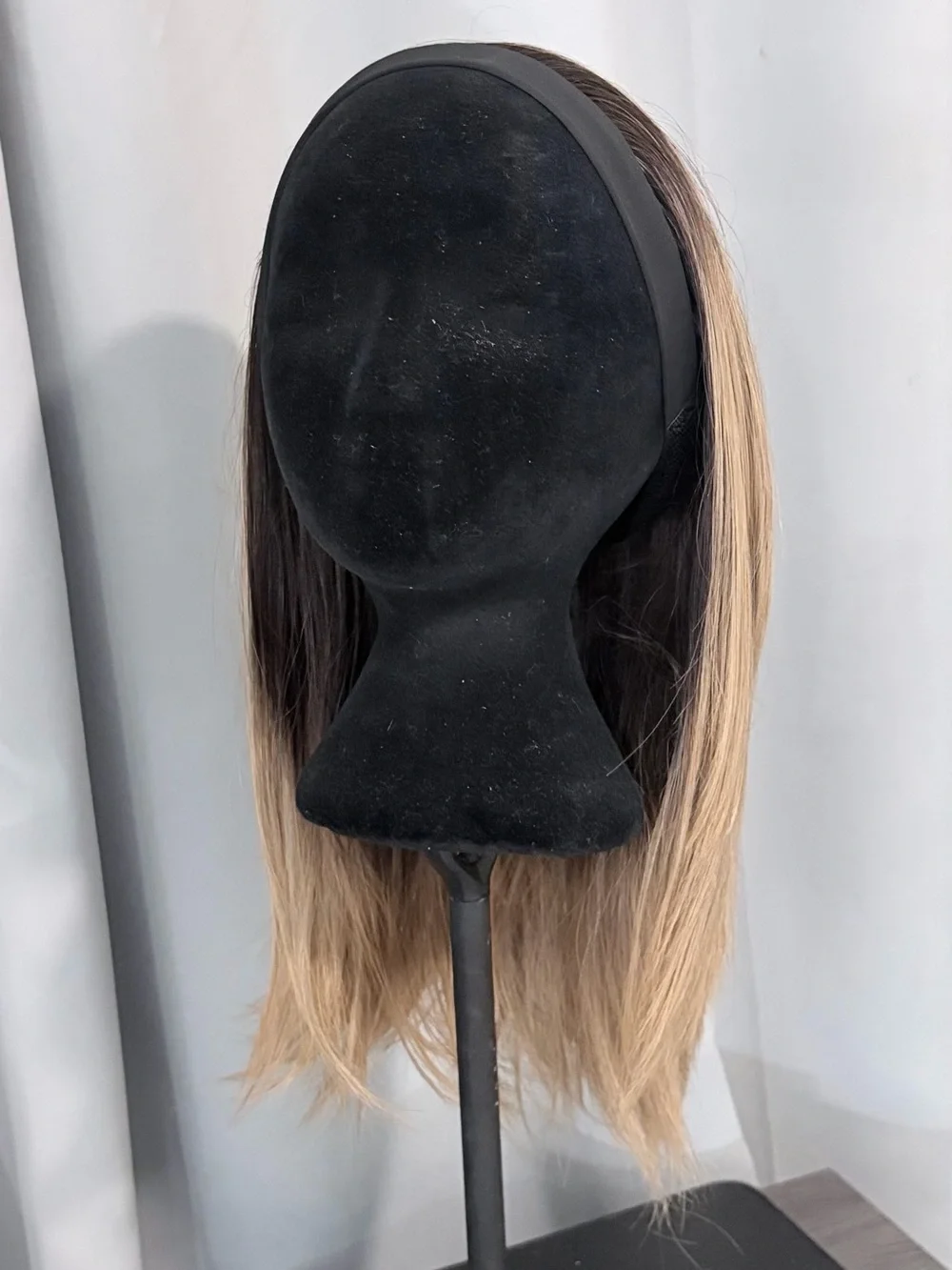 New CHELSEY SMITH  CROWN Straight Long Light Brunette Med Blonde Headband Wig